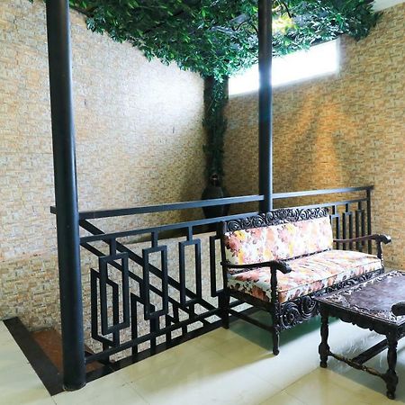 Labuana Homestay & Cafe Garden Μακασάρ Εξωτερικό φωτογραφία